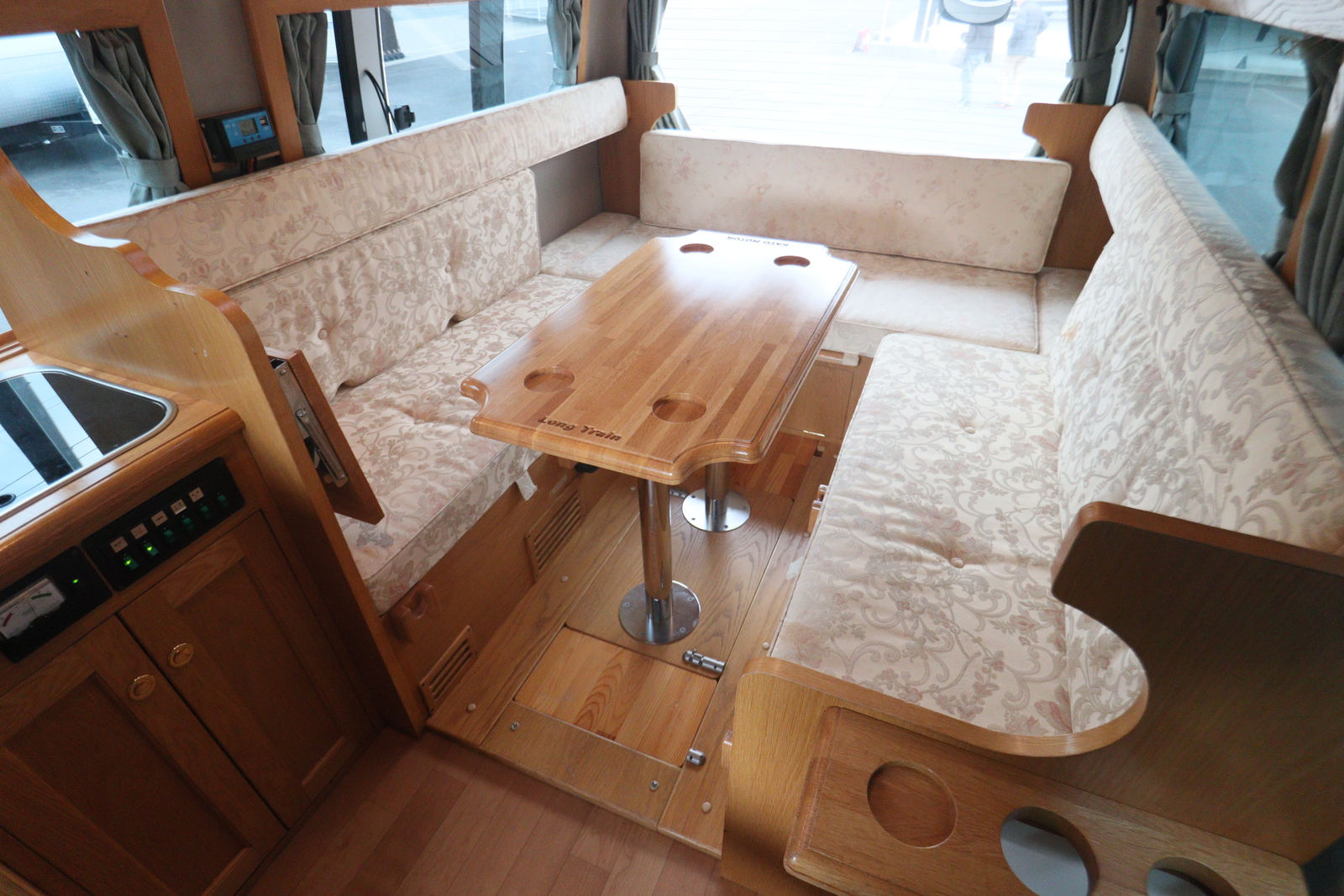 キャンピングカーバンコン