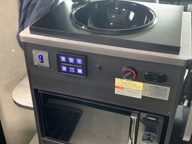 キャンピングカーキャブコン