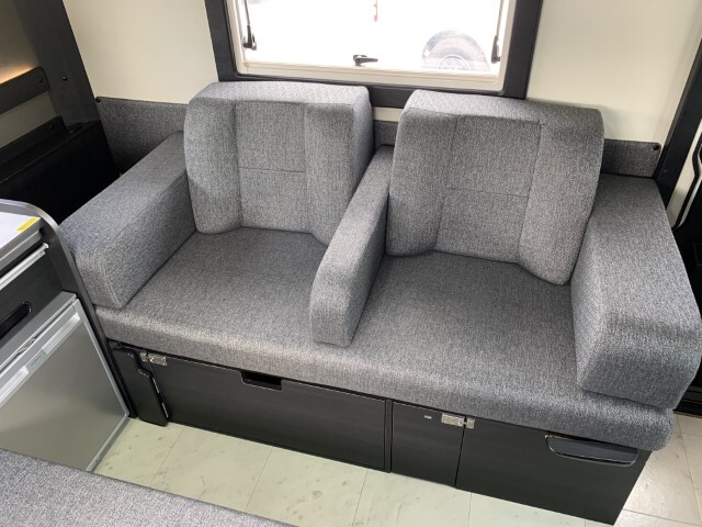 キャンピングカーキャブコン