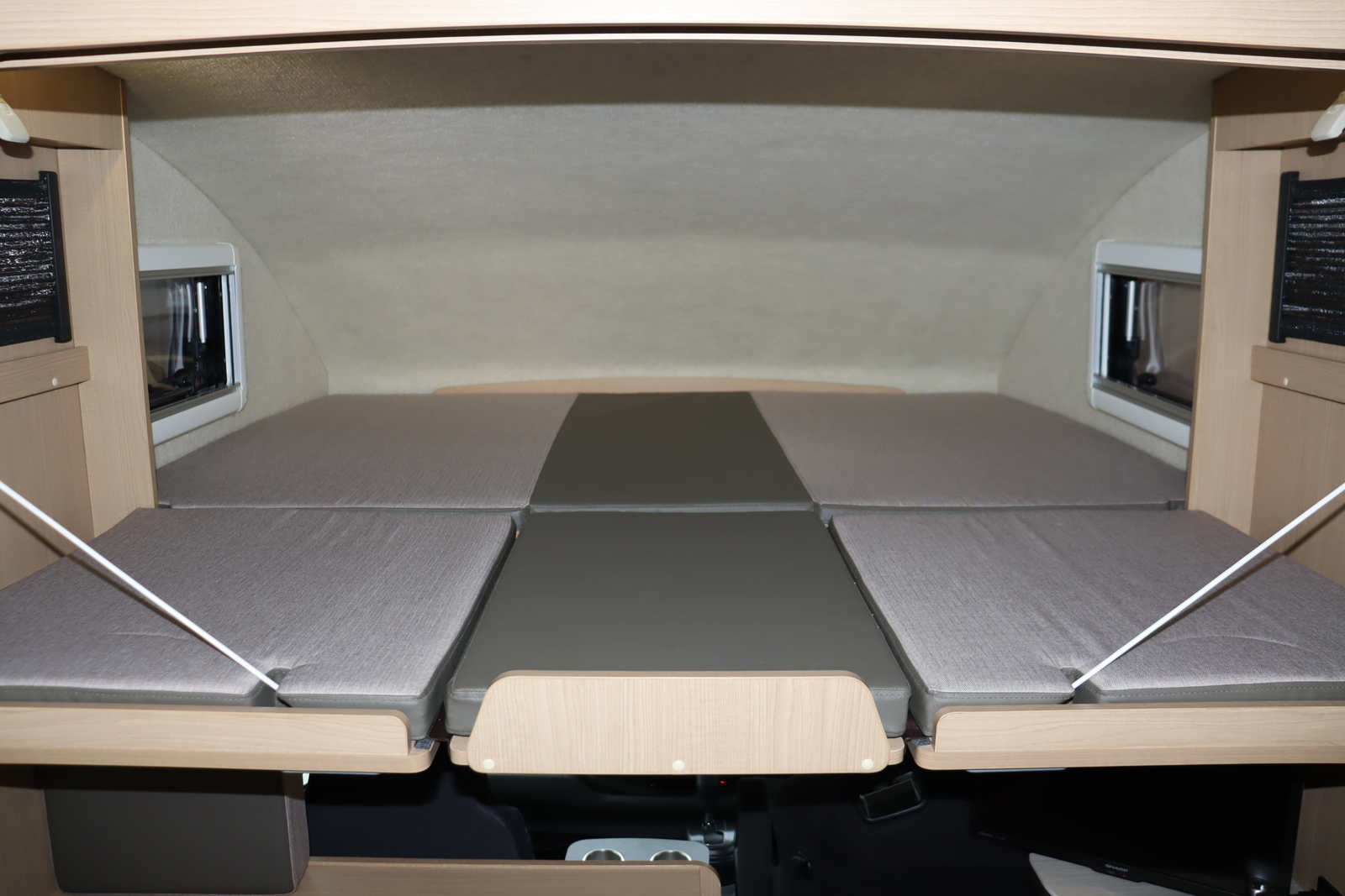 キャンピングカーキャブコン