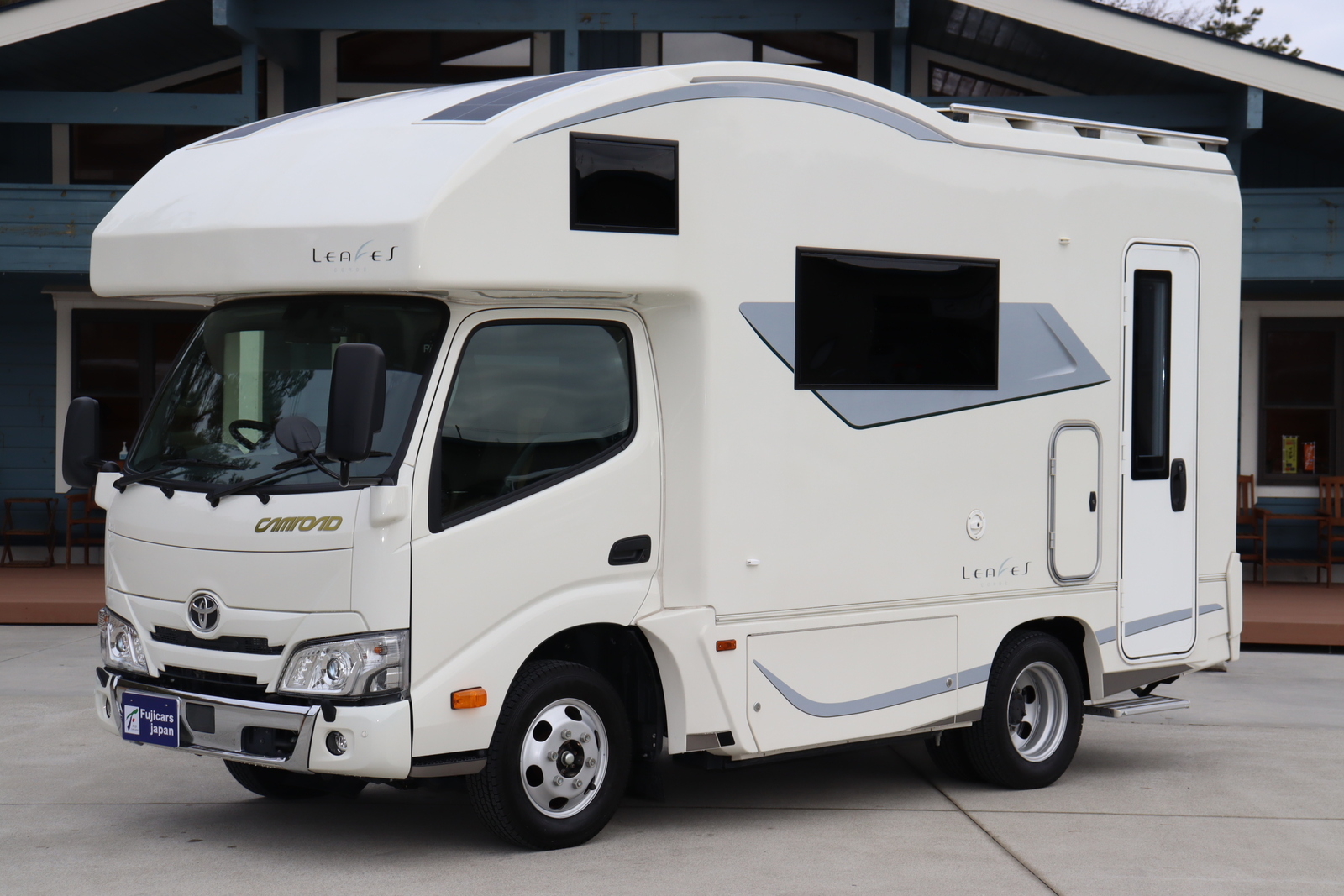 キャンピングカーキャブコン