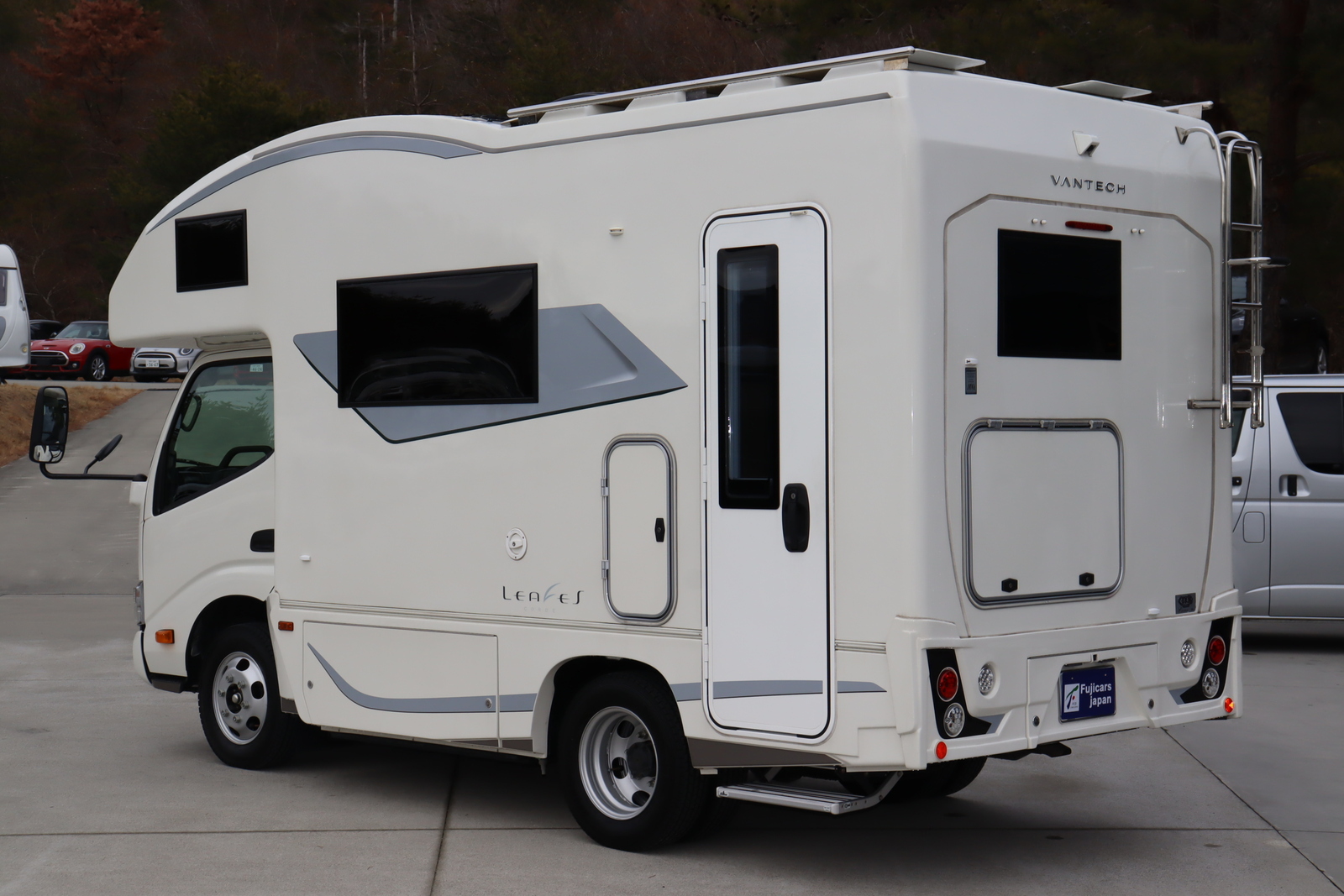 キャンピングカーキャブコン