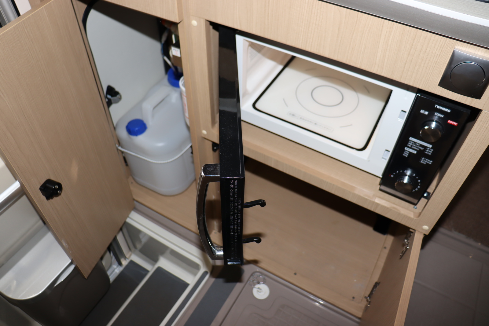 キャンピングカーキャブコン