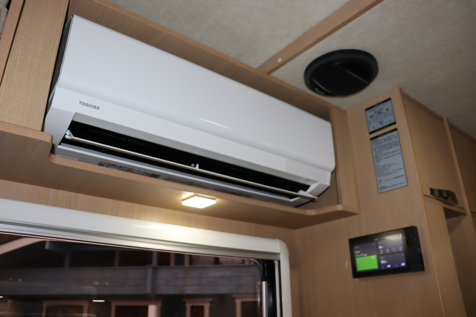 キャンピングカーキャブコン