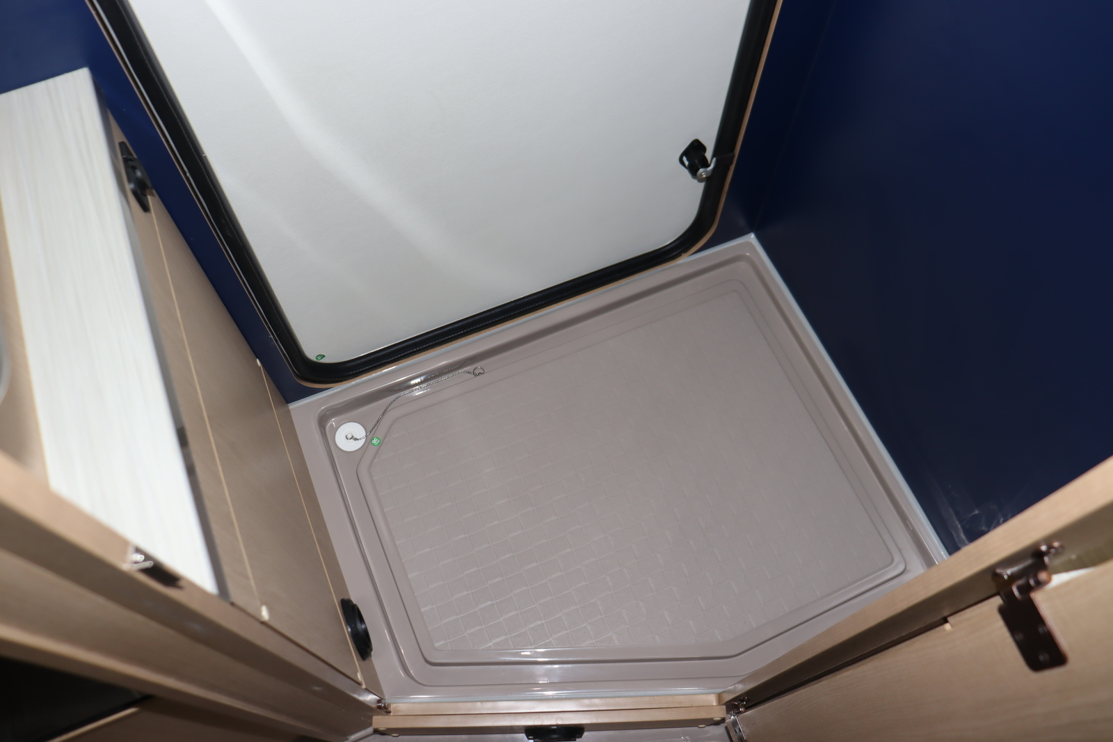 キャンピングカーキャブコン