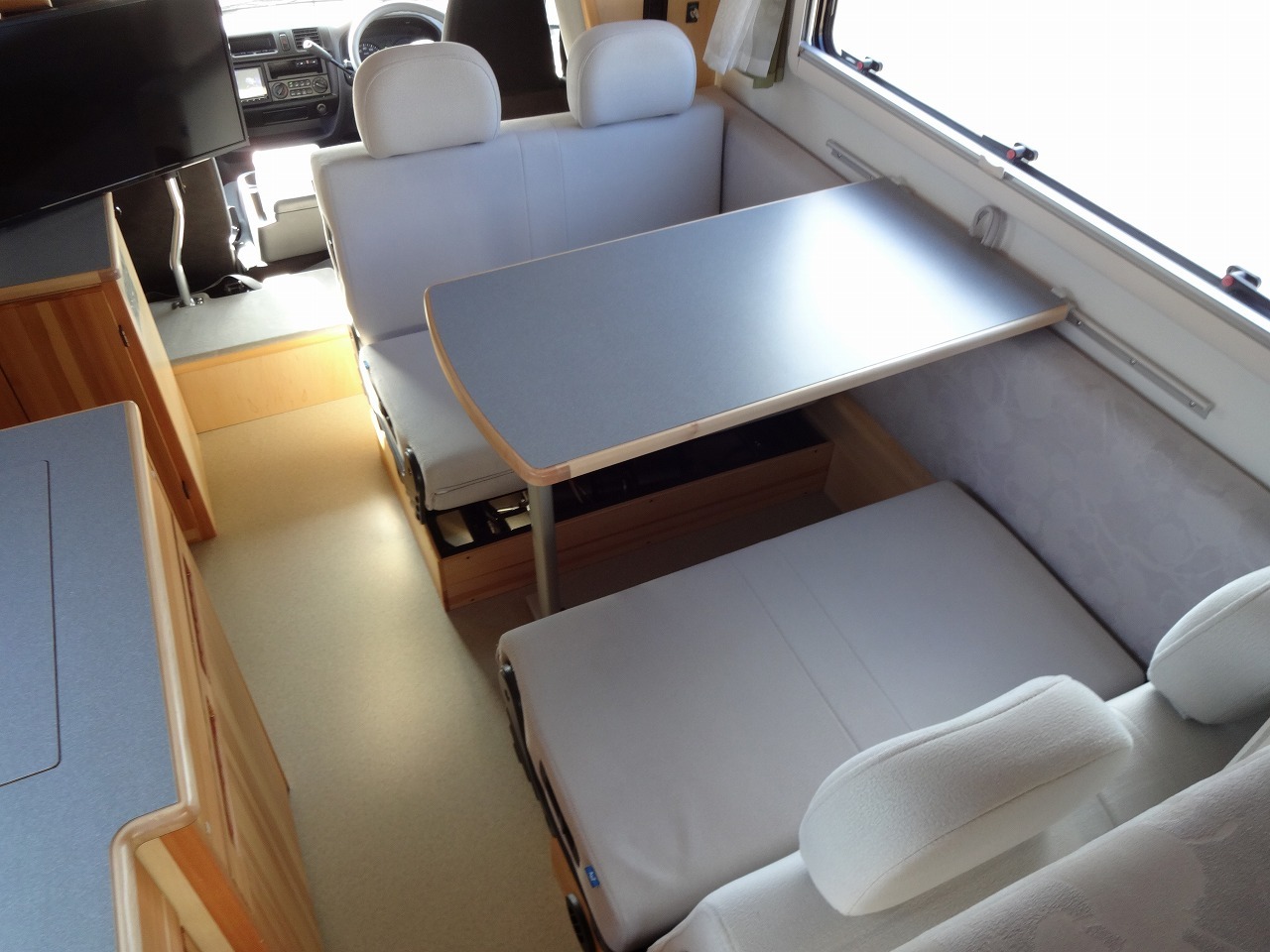 キャンピングカーキャブコン