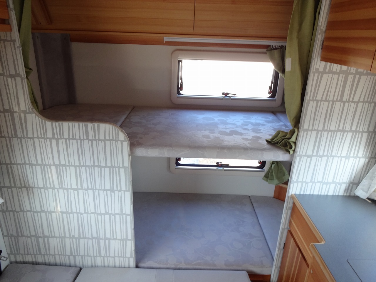 キャンピングカーキャブコン