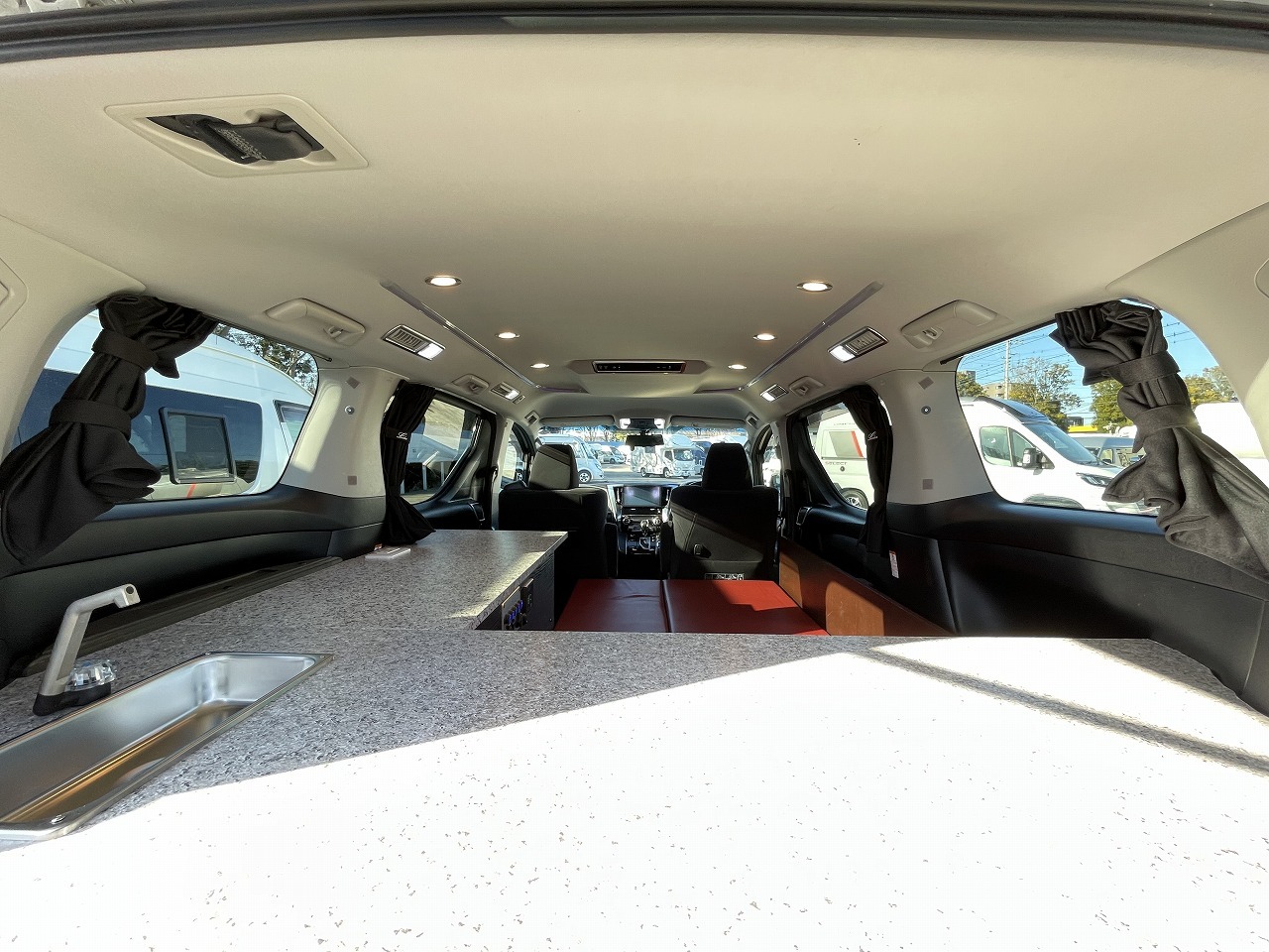 キャンピングカーバンコン