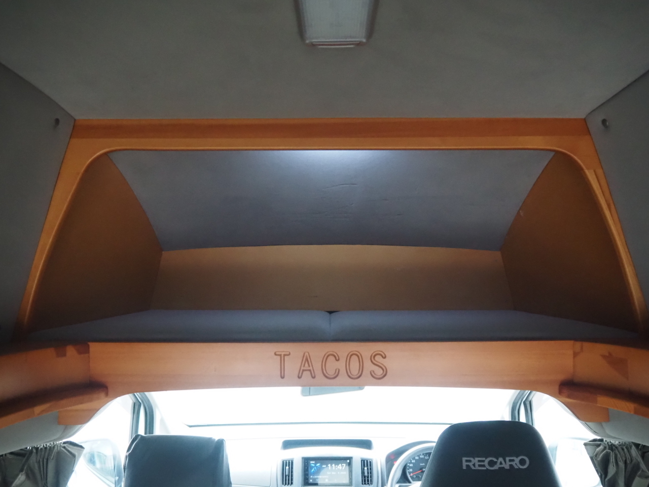 キャンピングカーバンコン