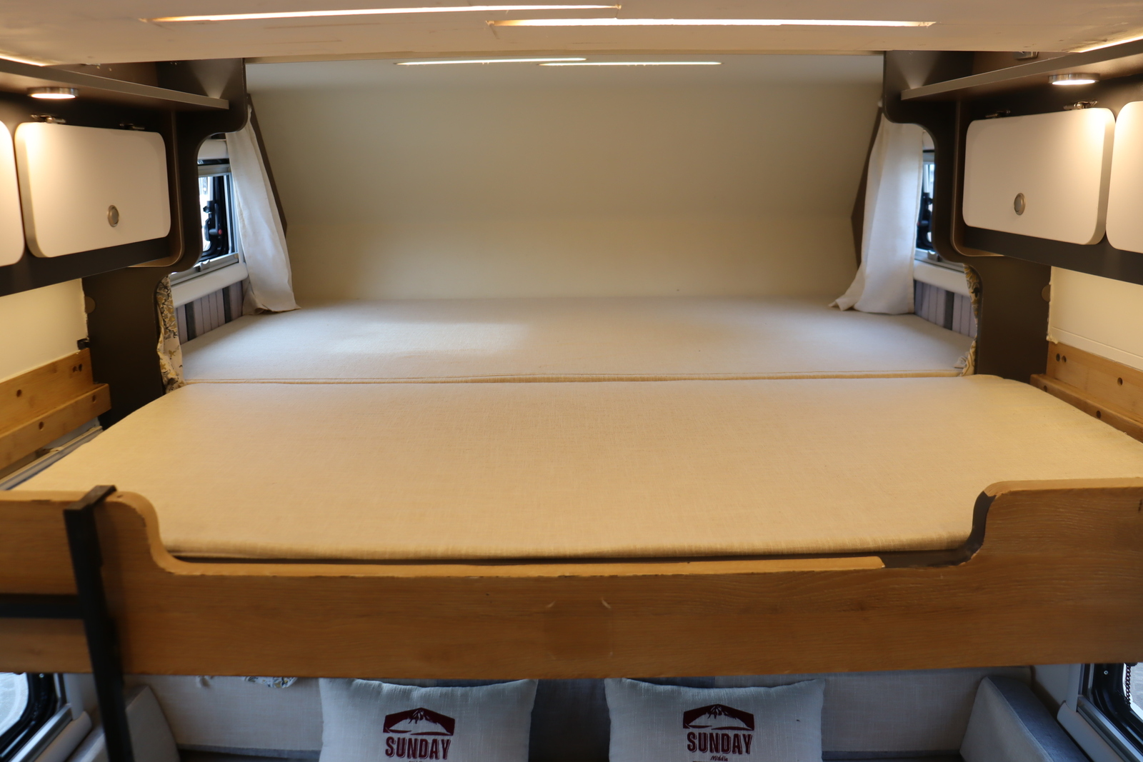 キャンピングカーキャブコン