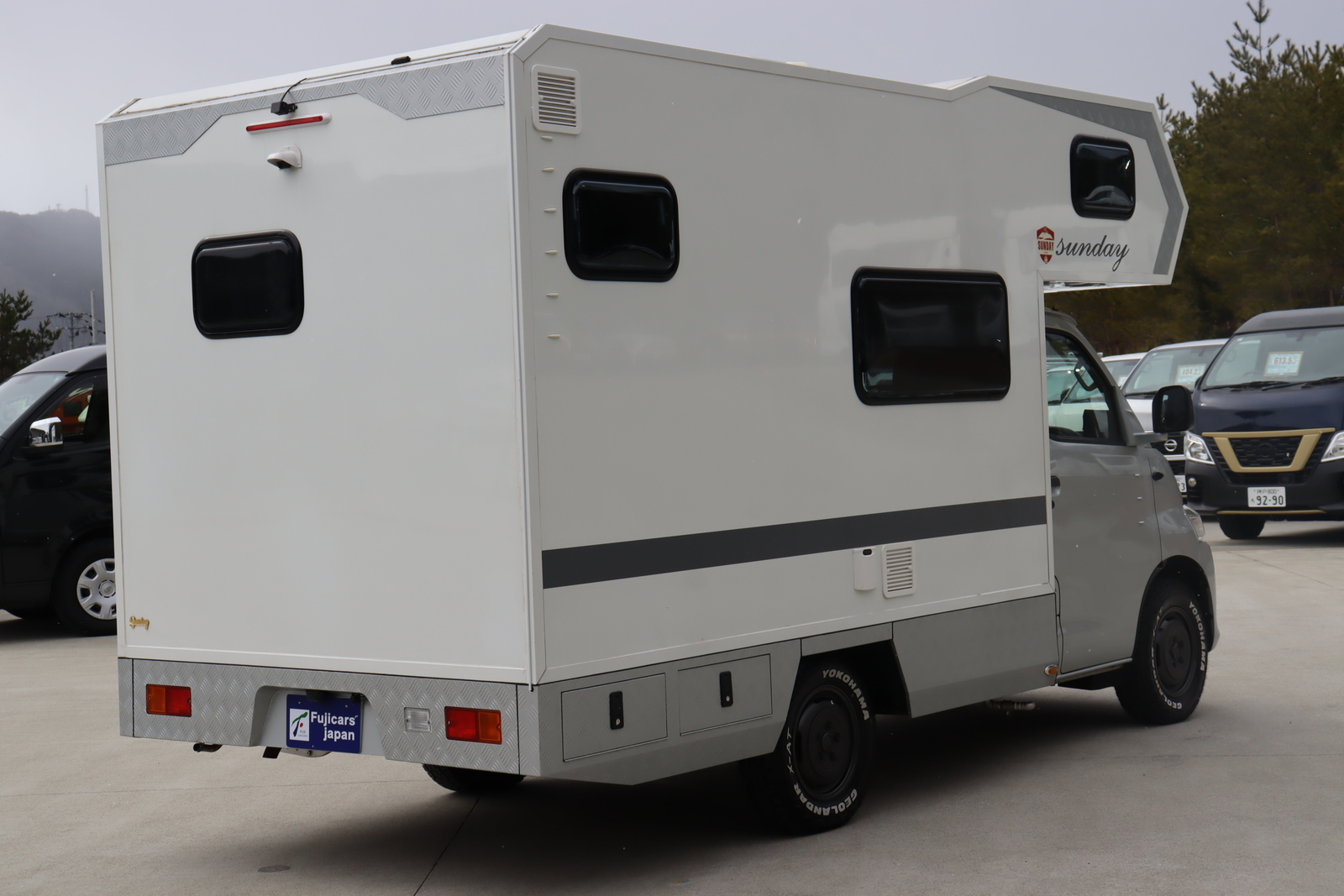 キャンピングカーキャブコン