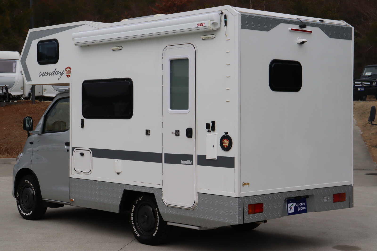 キャンピングカーキャブコン