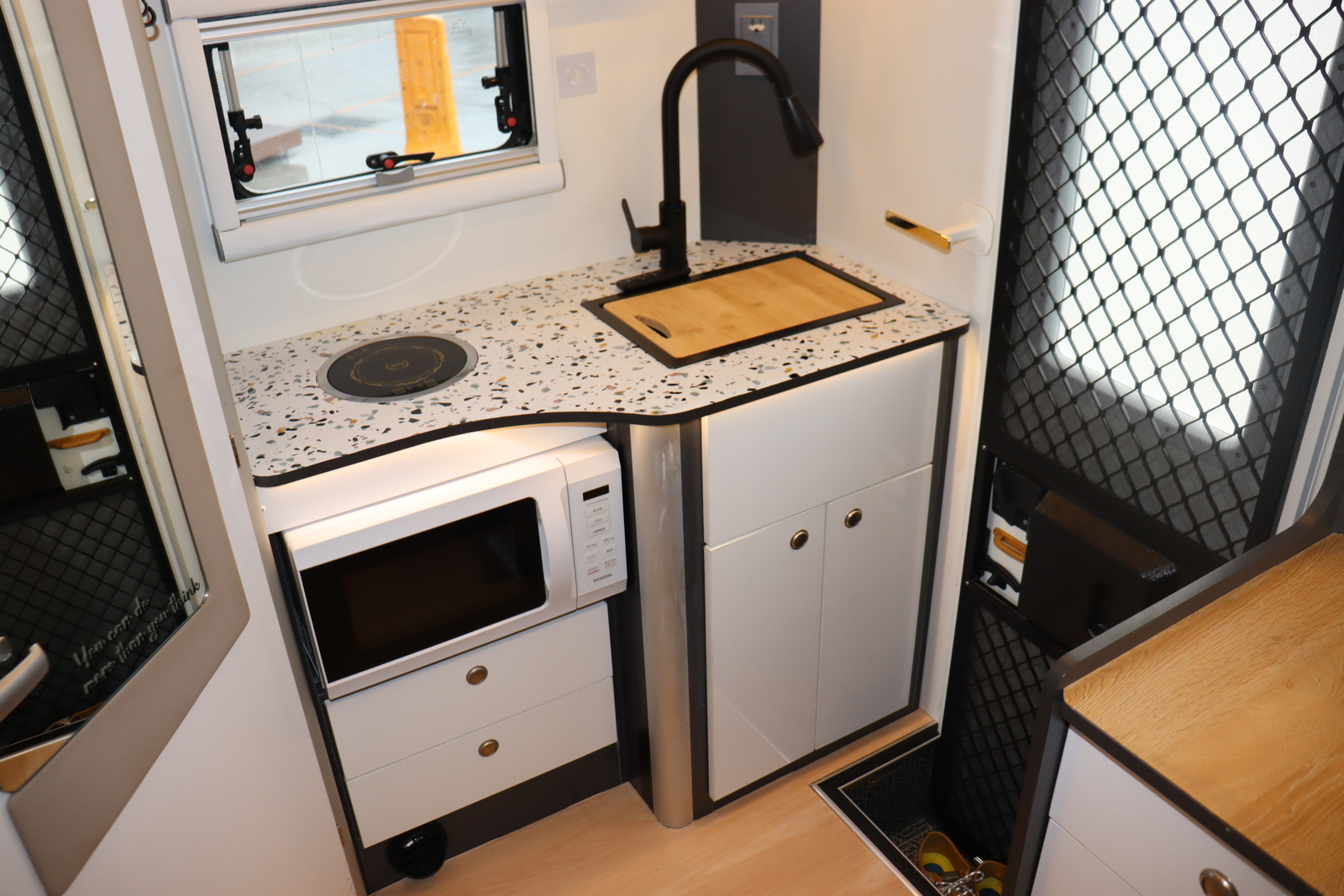 キャンピングカーキャブコン