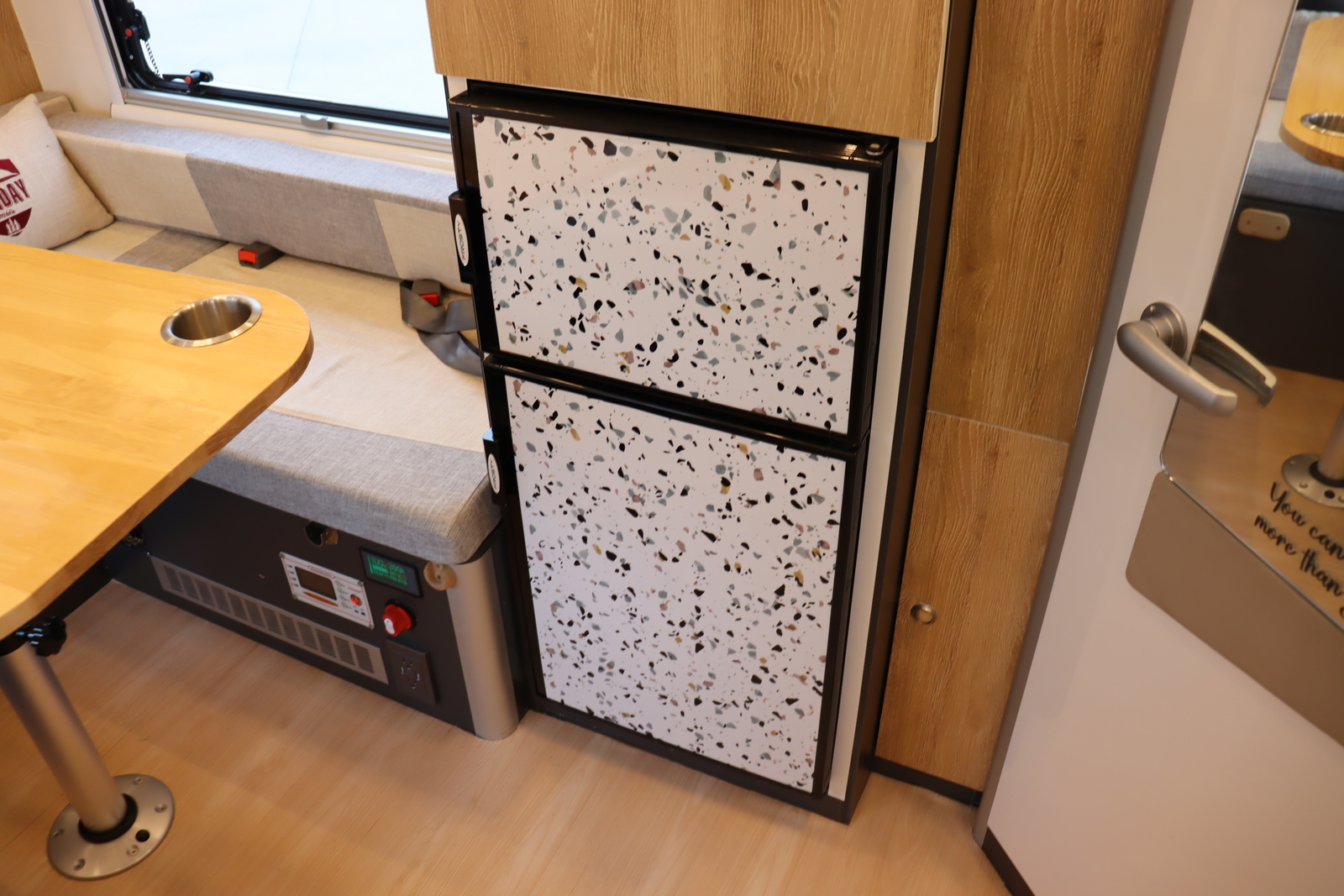 キャンピングカーキャブコン