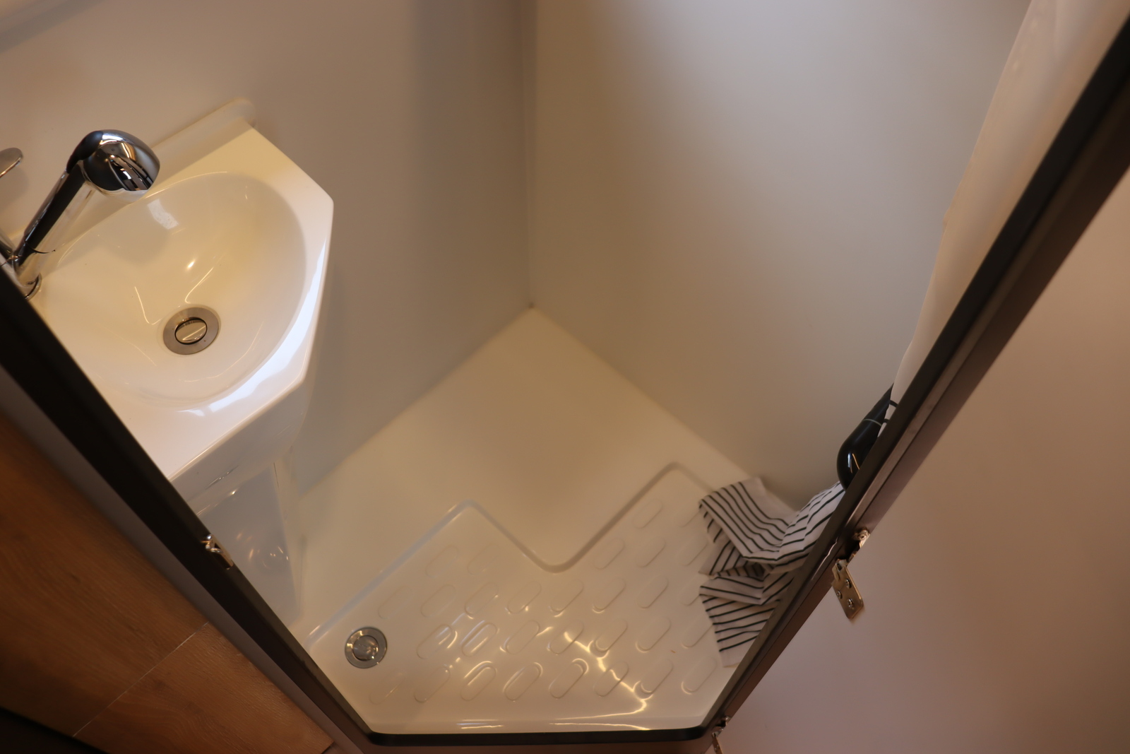 キャンピングカーキャブコン