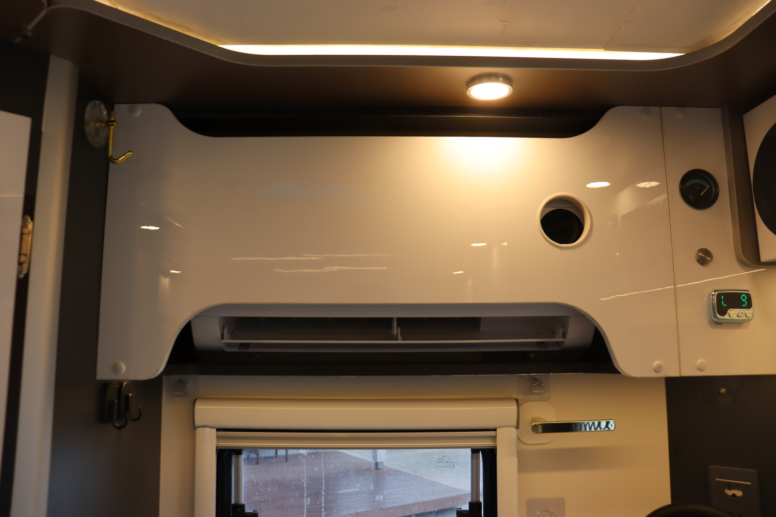 キャンピングカーキャブコン