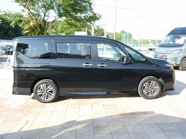 日産セレナ