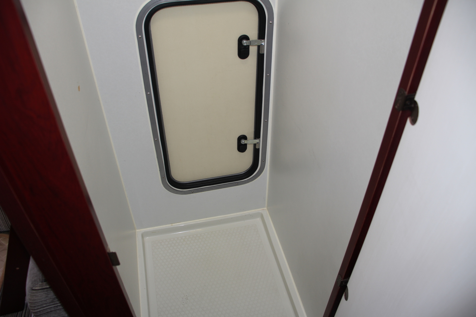 キャンピングカーキャブコン