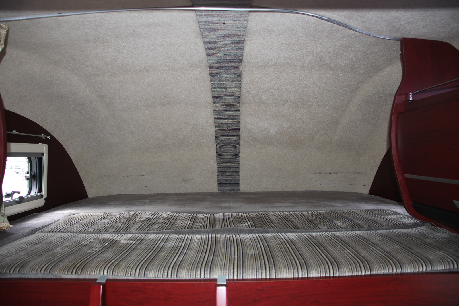 キャンピングカーキャブコン