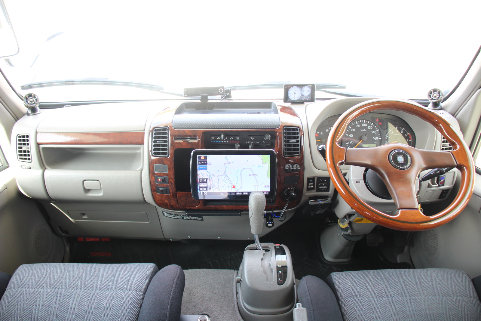 キャンピングカーキャブコン