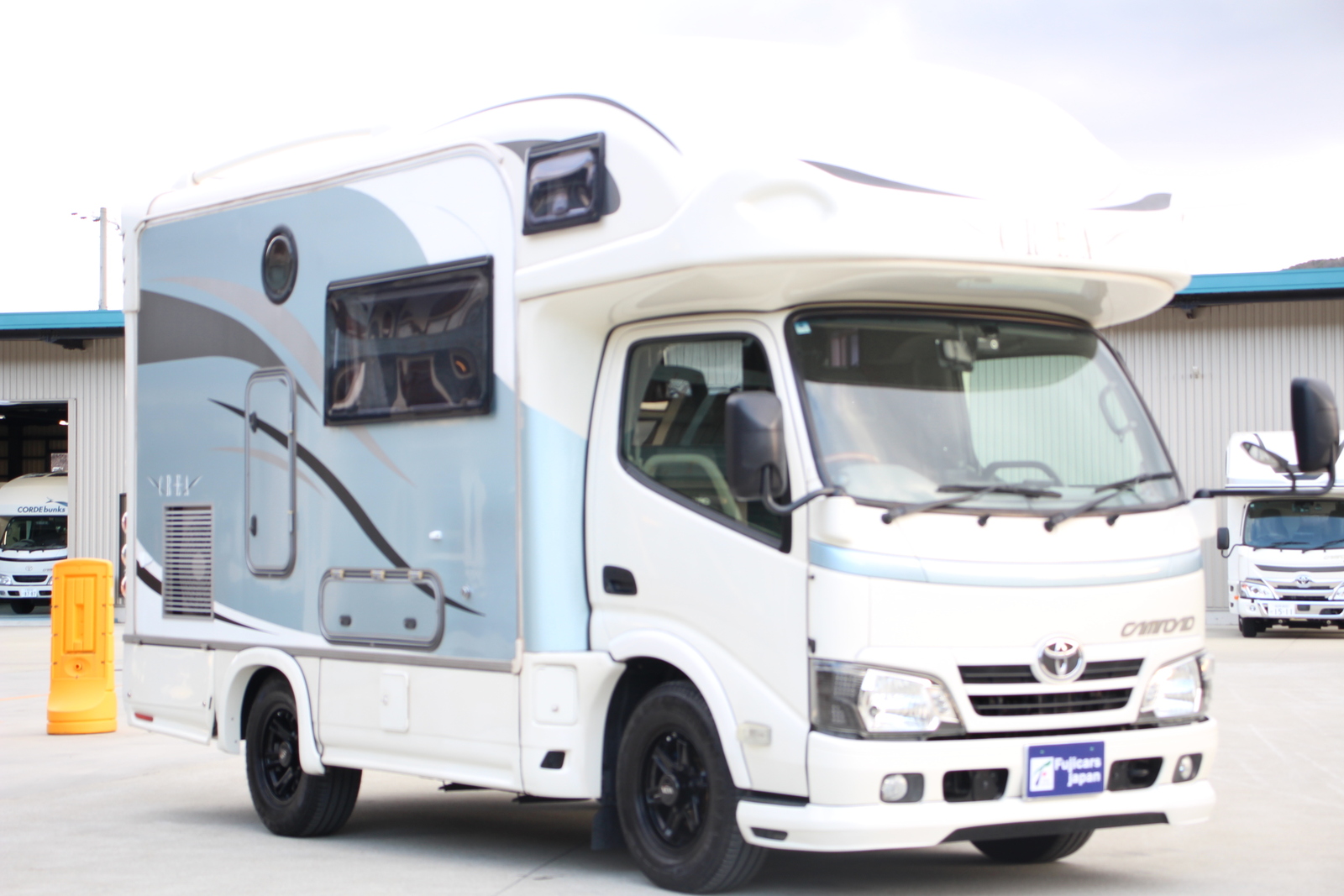 キャンピングカーキャブコン