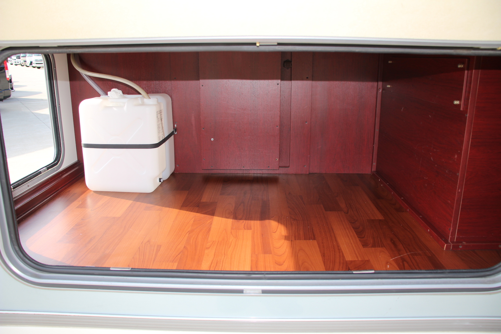 キャンピングカーキャブコン