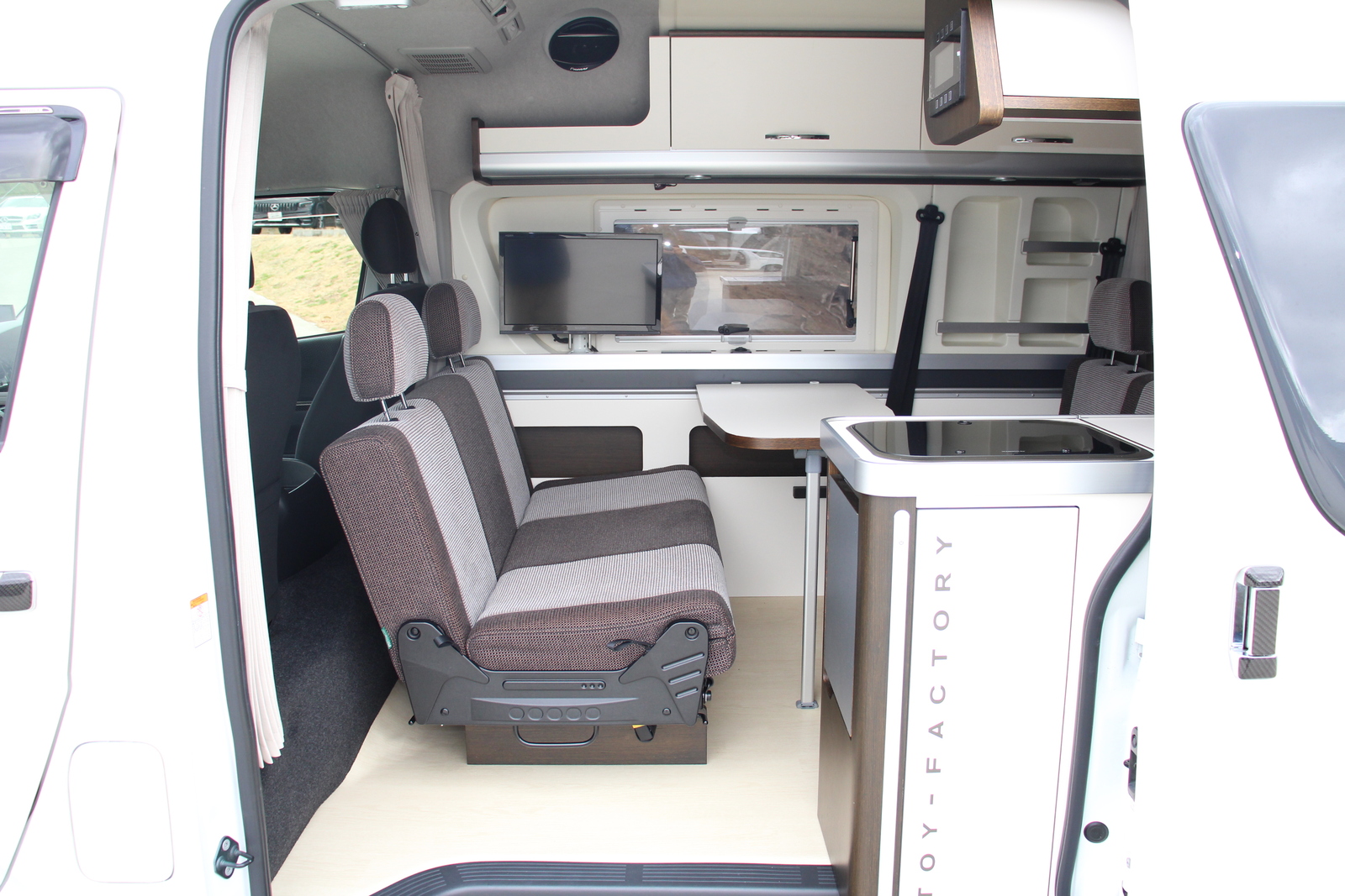 キャンピングカーバンコン