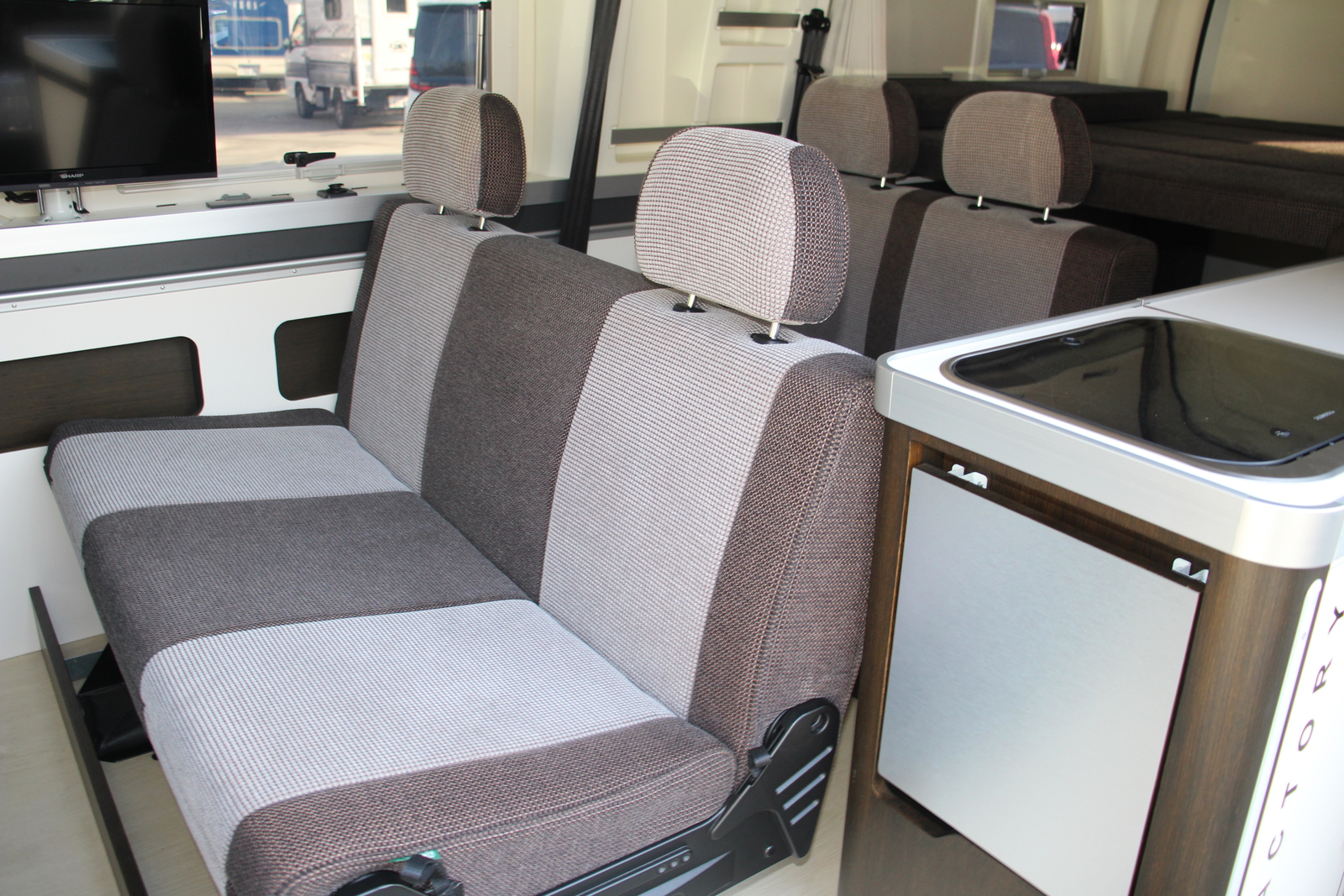 キャンピングカーバンコン