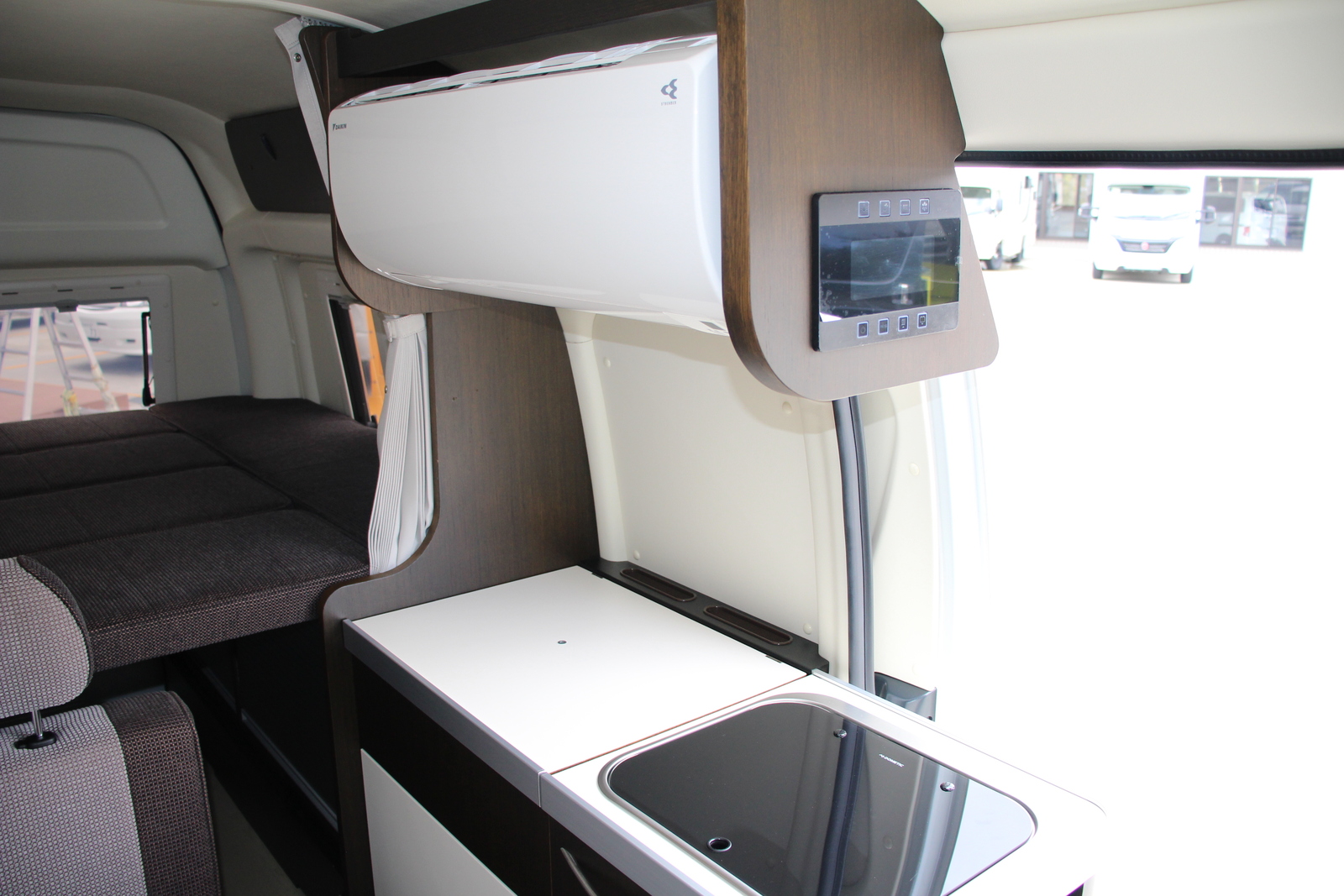 キャンピングカーバンコン