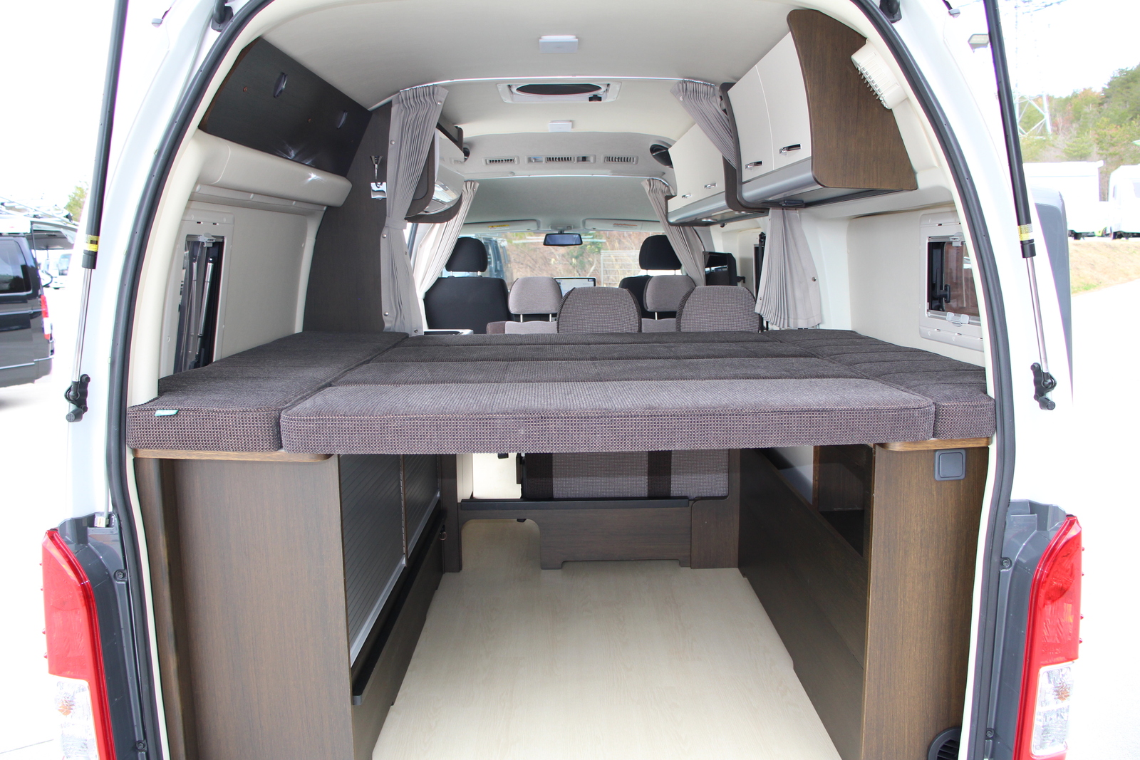 キャンピングカーバンコン