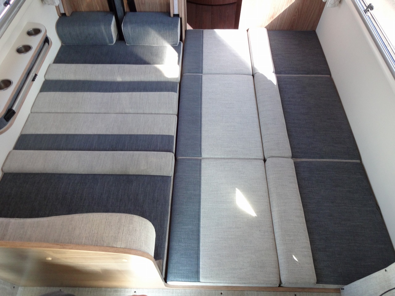 キャンピングカーキャブコン