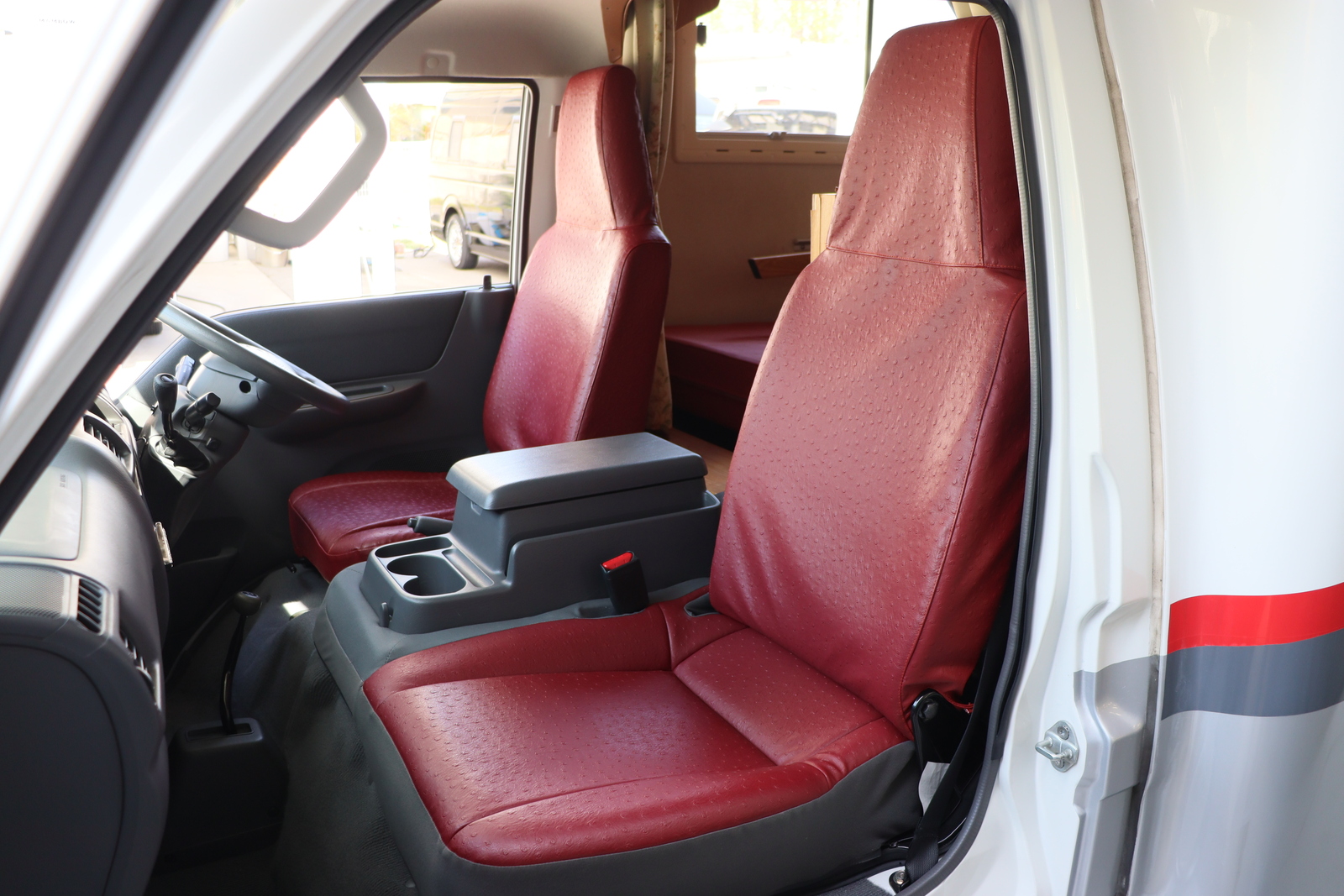 キャンピングカーキャブコン