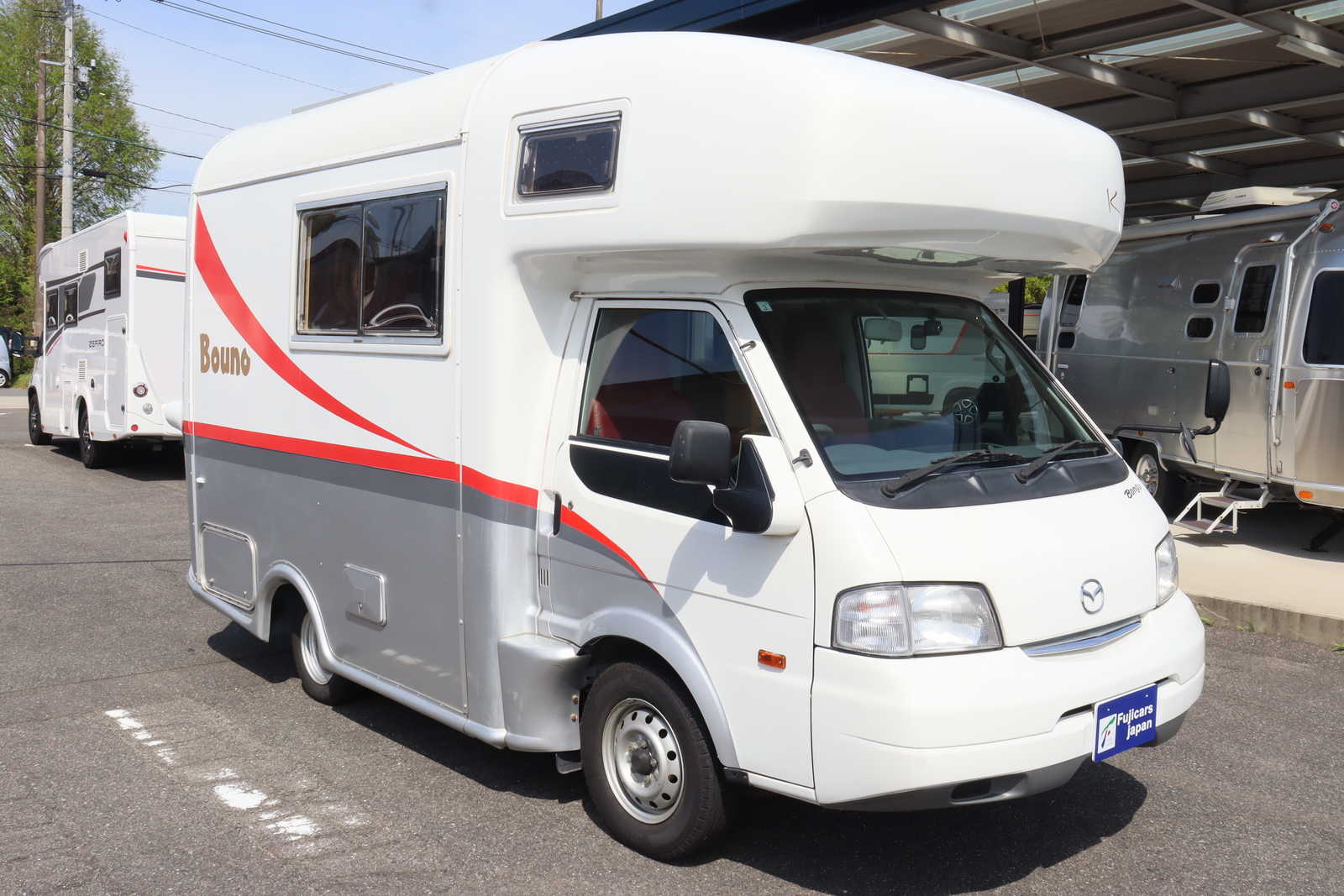 キャンピングカーキャブコン