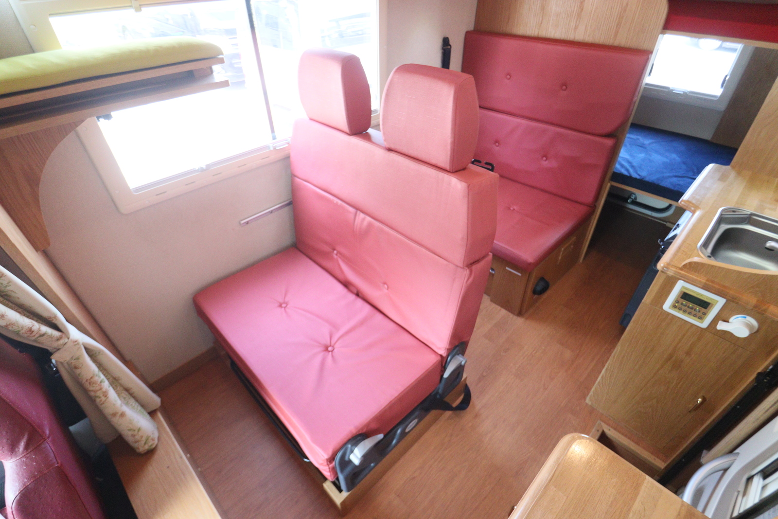 キャンピングカーキャブコン