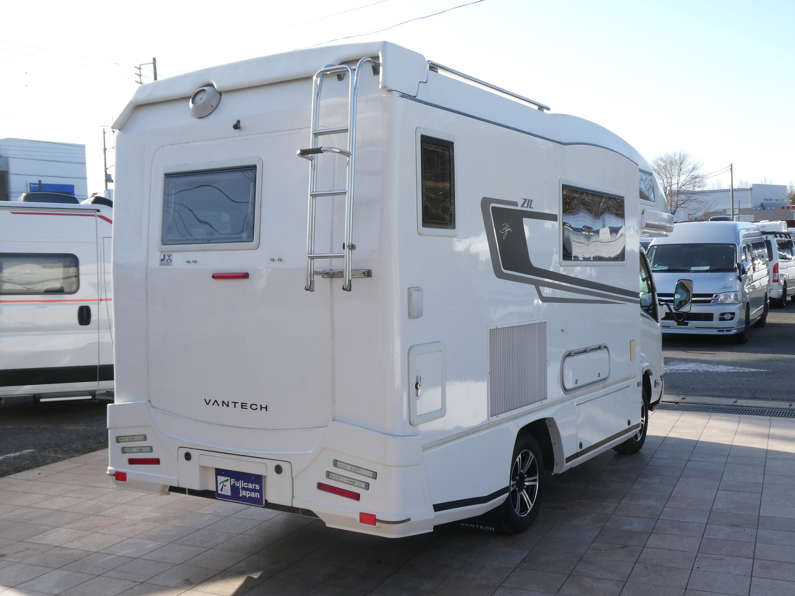 キャンピングカーキャブコン