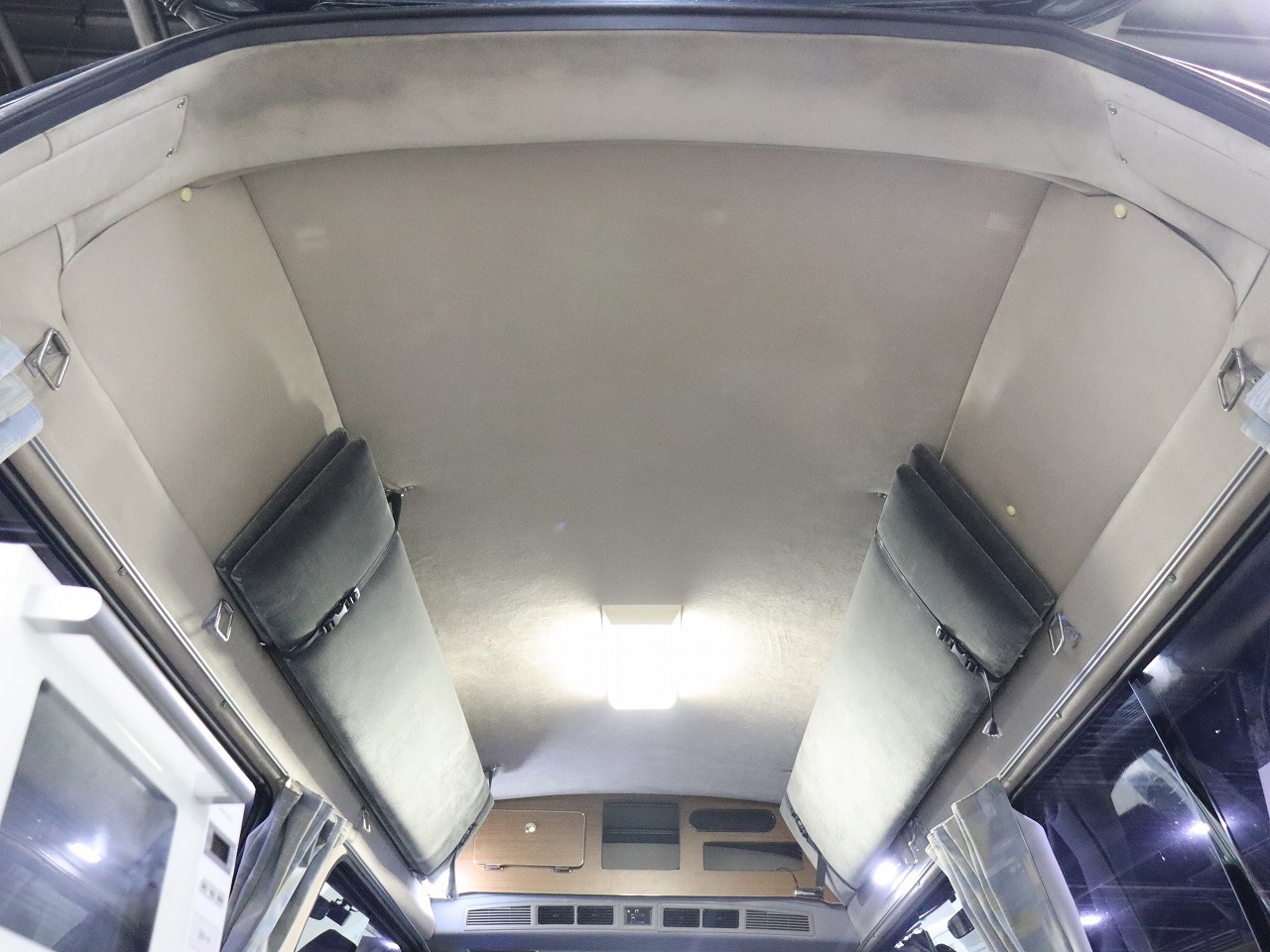 キャンピングカーバンコン