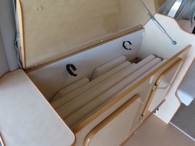 キャンピングカーバンコン