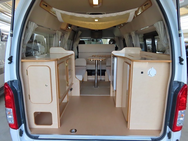 キャンピングカーバンコン