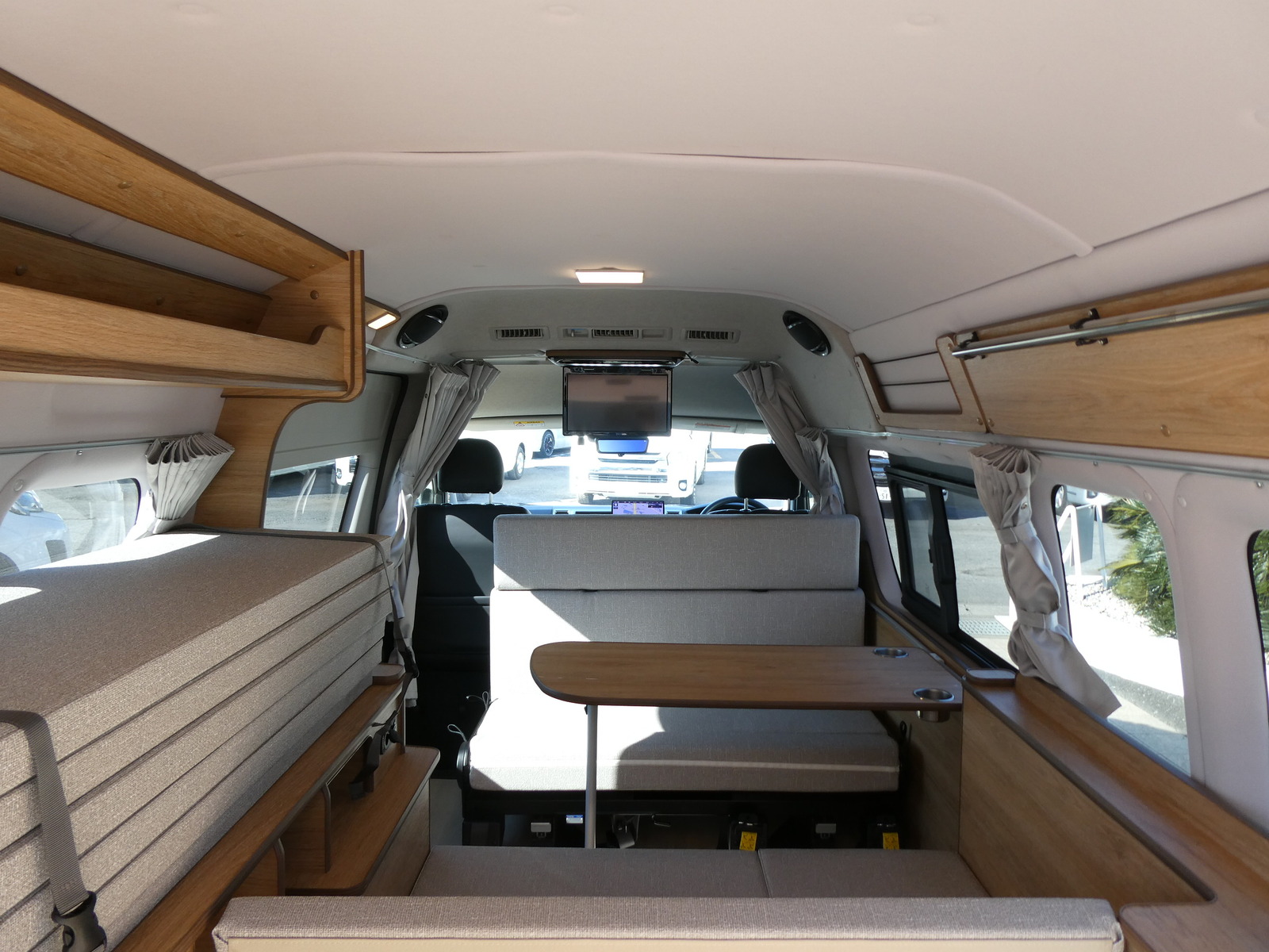 キャンピングカーバンコン