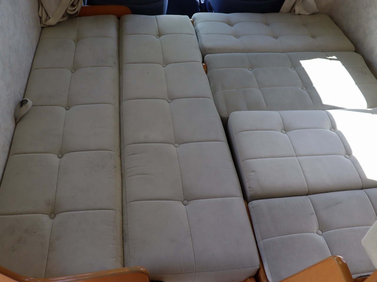 キャンピングカーキャブコン