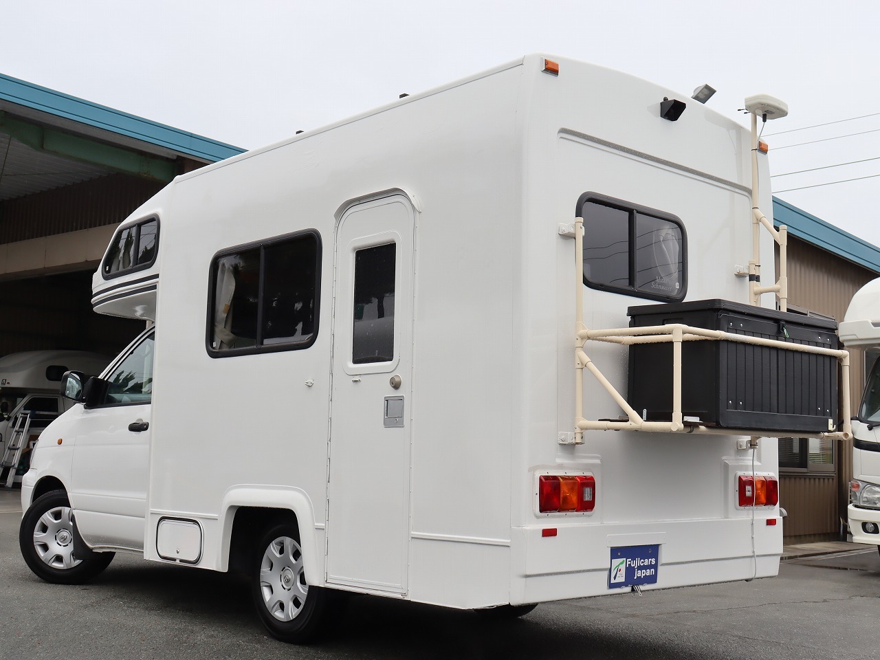 キャンピングカーキャブコン