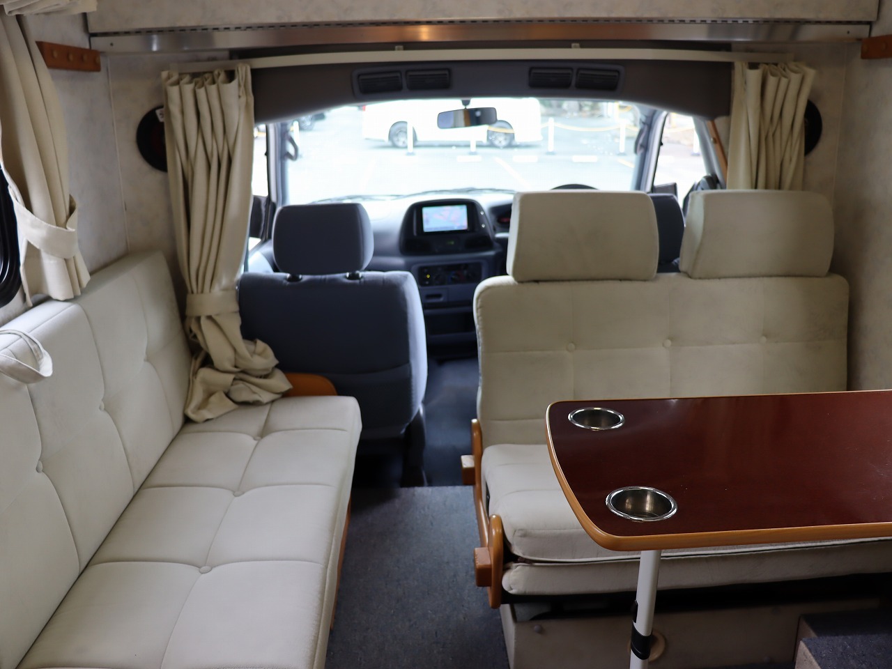 キャンピングカーキャブコン