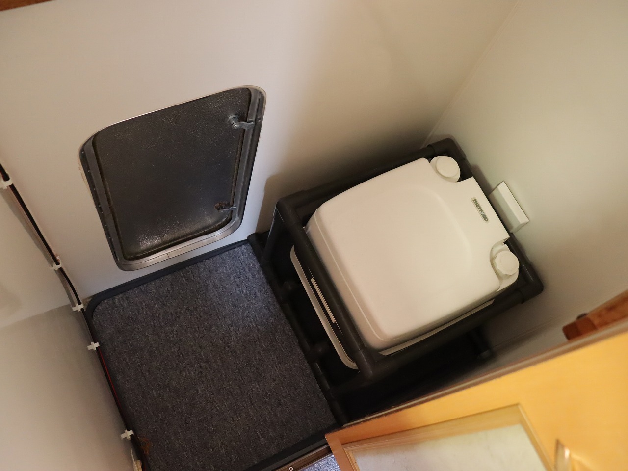 キャンピングカーキャブコン