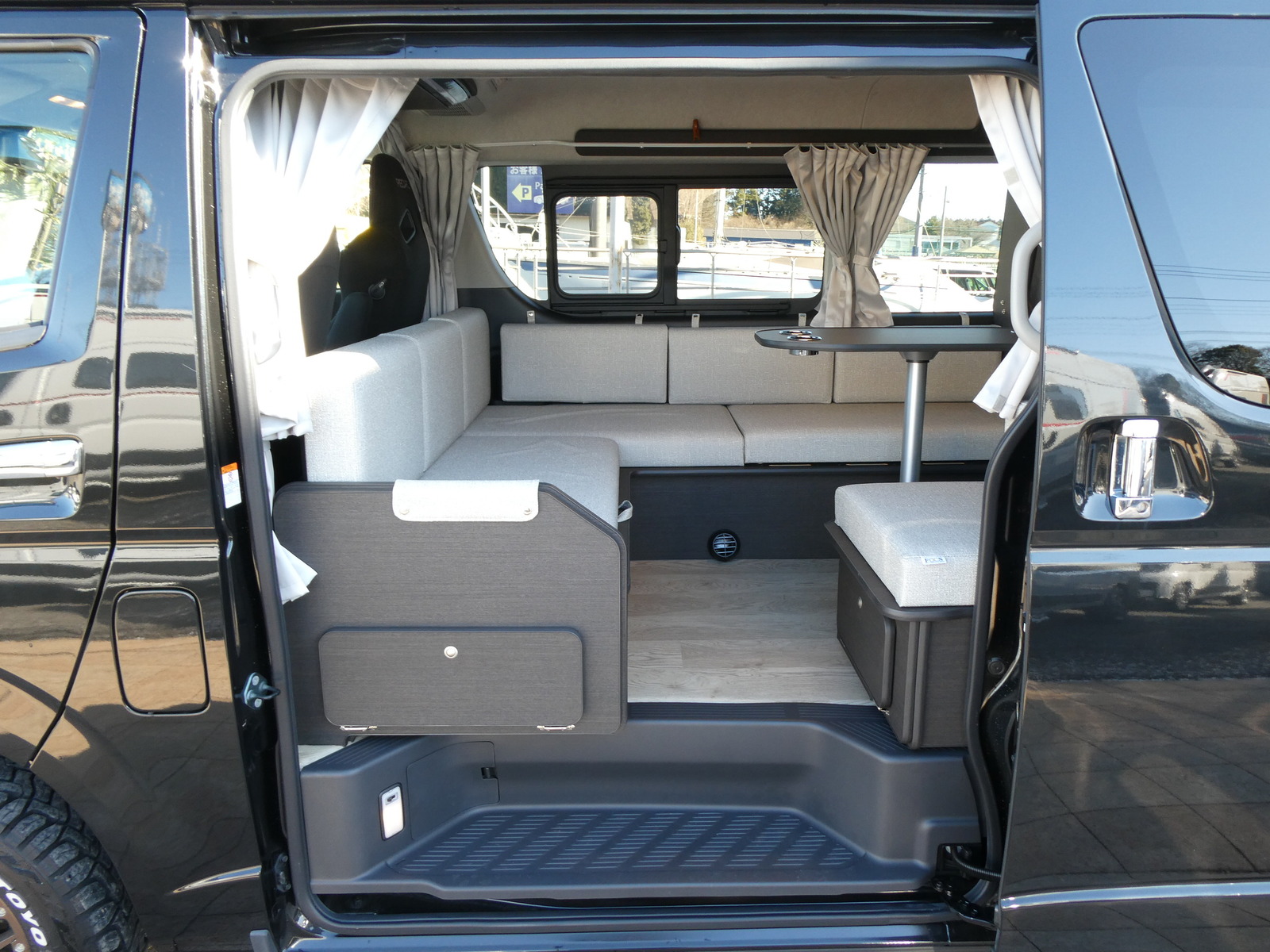 キャンピングカーバンコン