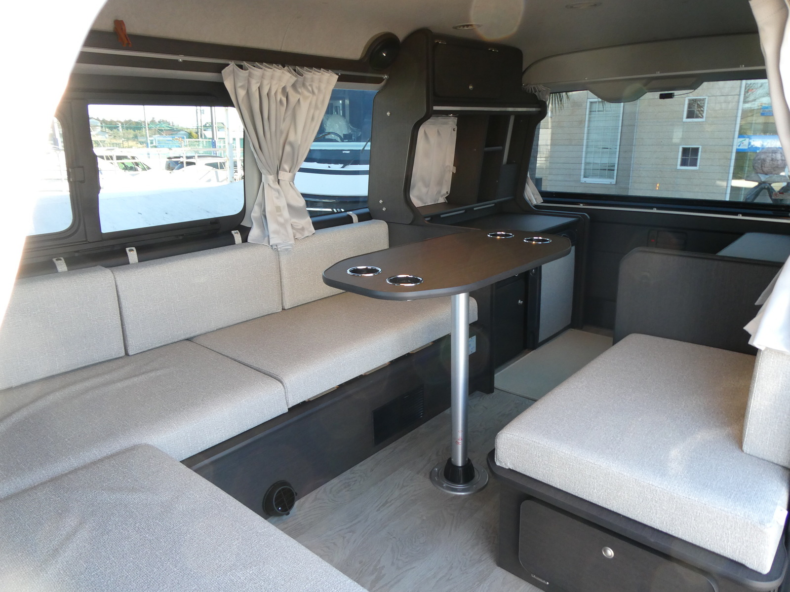 キャンピングカーバンコン