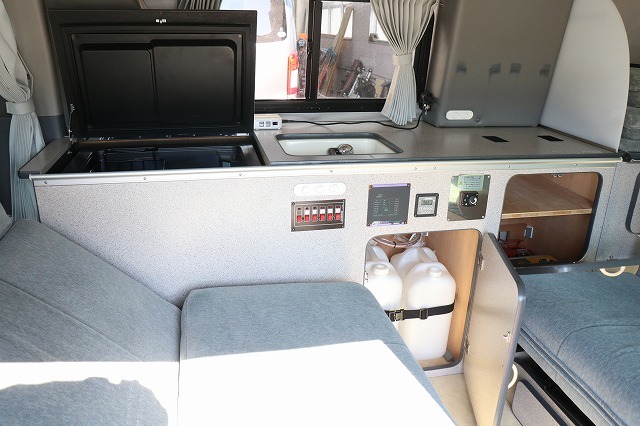 キャンピングカーバンコン