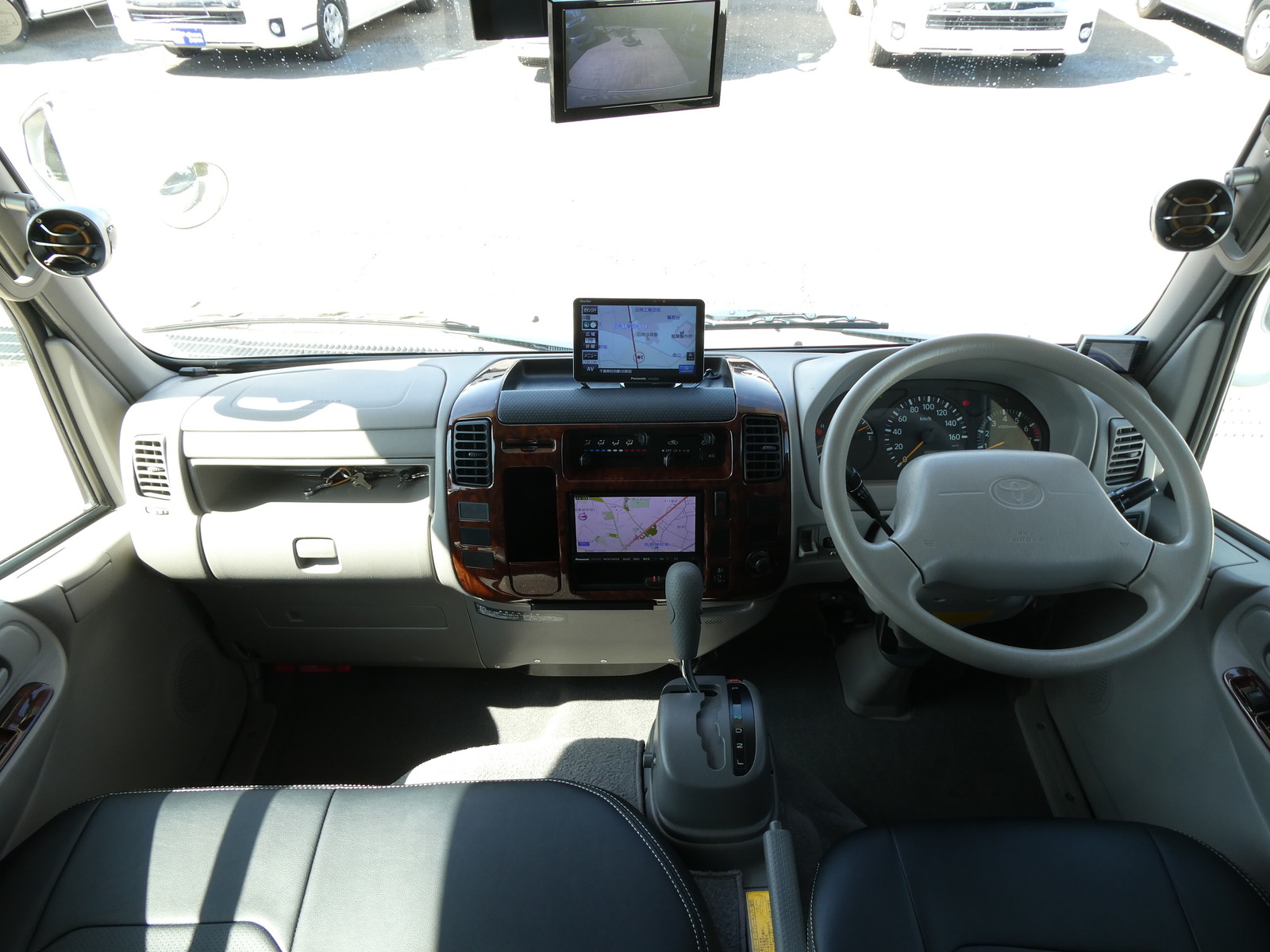 キャンピングカーキャブコン