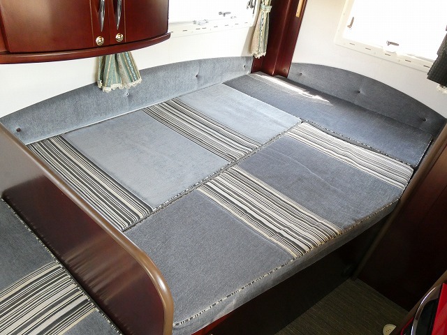 キャンピングカーキャブコン