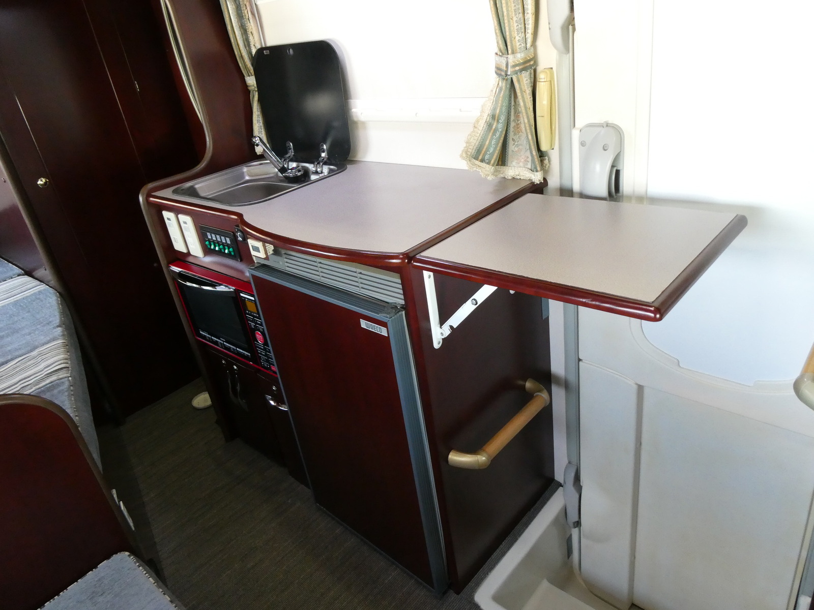 キャンピングカーキャブコン