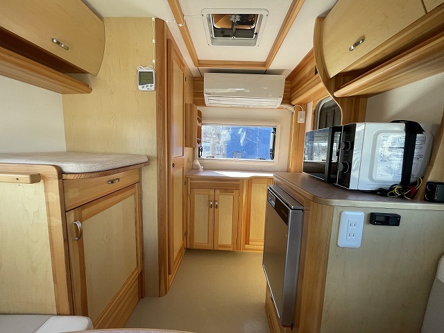 キャンピングカートレーラー